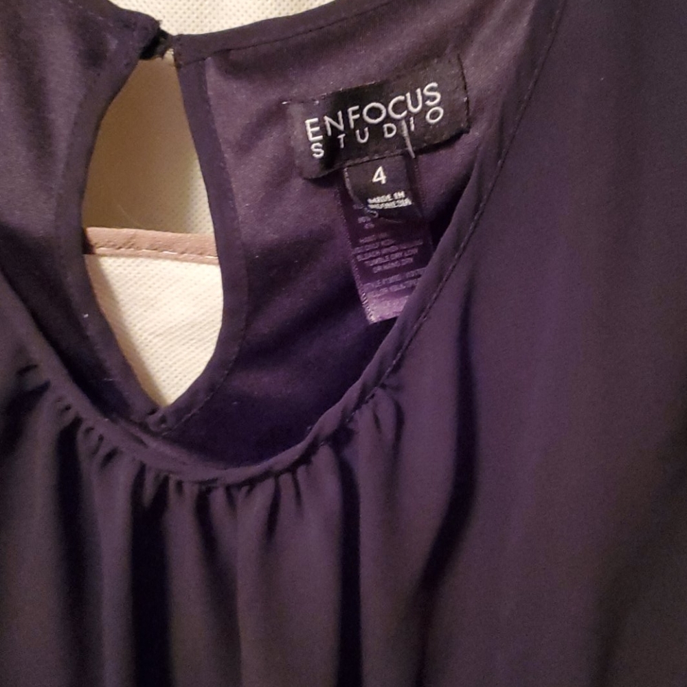 Dress - Picture 3 of 3